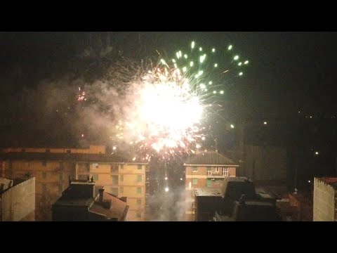 Botti e spettacoli pirotecnici in tutta la città: nella fascia nord 40 minuti di fuochi