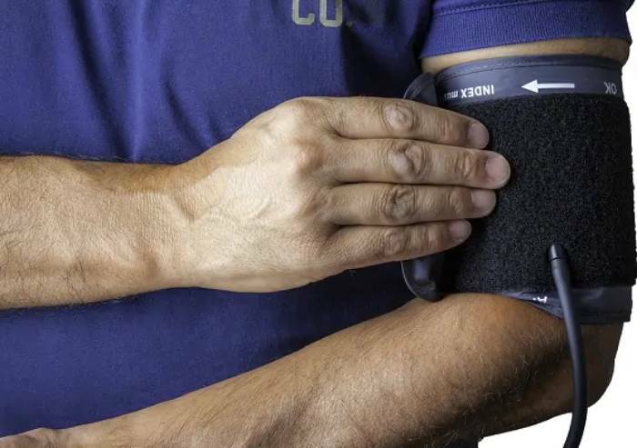 Misurazione della pressione arteriosa: cos’è, a cosa serve e perché è importante monitorarla