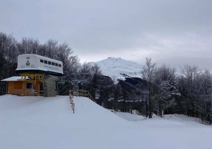 Montecreto, la neve c'è ma la stazione sciistica resta chiusa
