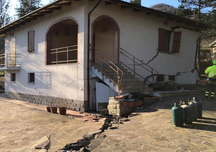 Frana nel bolognese: due case distrutte, 18 persone evacuate
