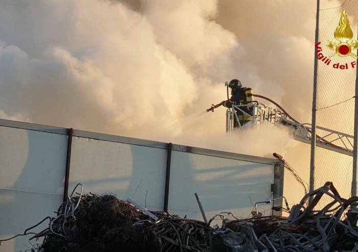 Incendio Longagnani, Arpae: 'Nessuna criticità su qualità dell'aria'
