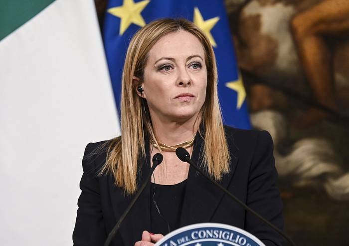 Sondaggio Dire, cala la fiducia degli italiani nel Governo Meloni