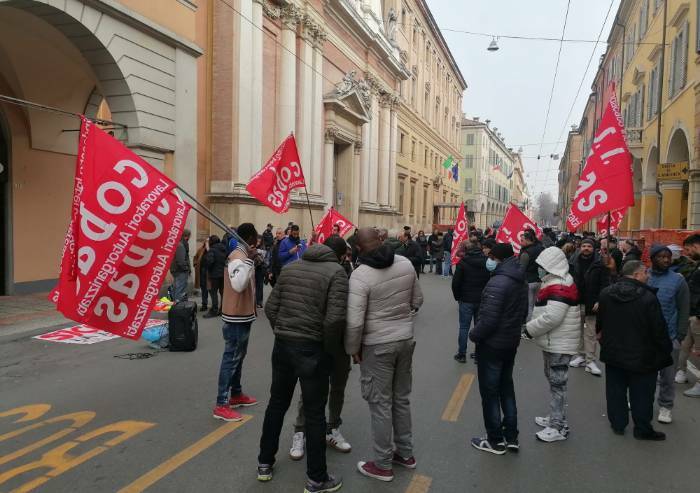 Lavoratori a processo per blocchi a Italpizza: udienza rinviata al 2024