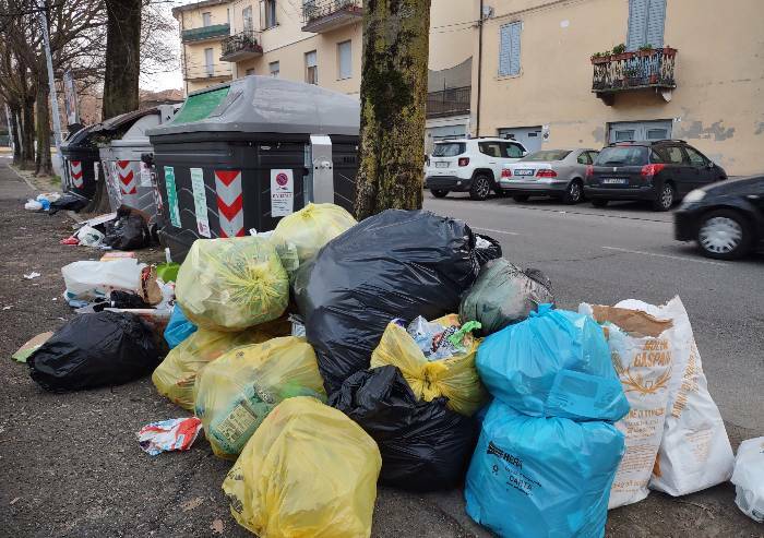Via Rangoni e via Corsini: Modena discarica a cielo aperto