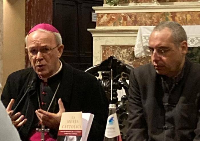 Modena, Chiesa gremita per l'incontro con Athanasius Schneider