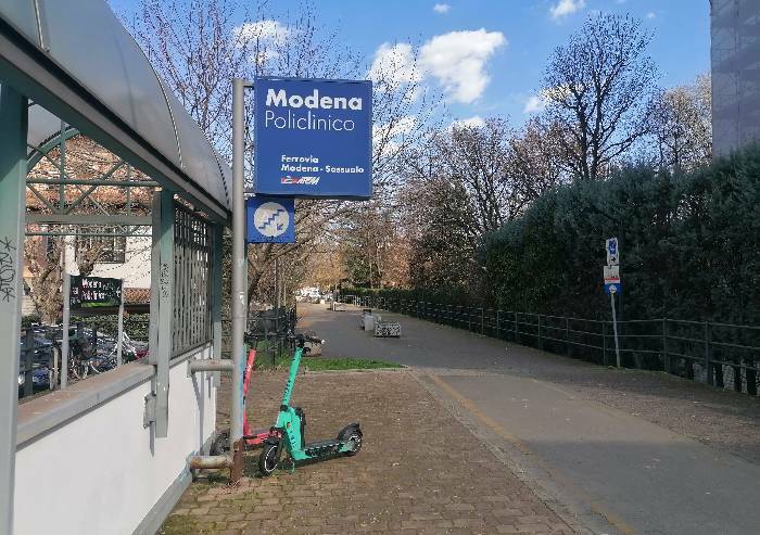 Modena, a passeggio con la droga: arrestato pusher
