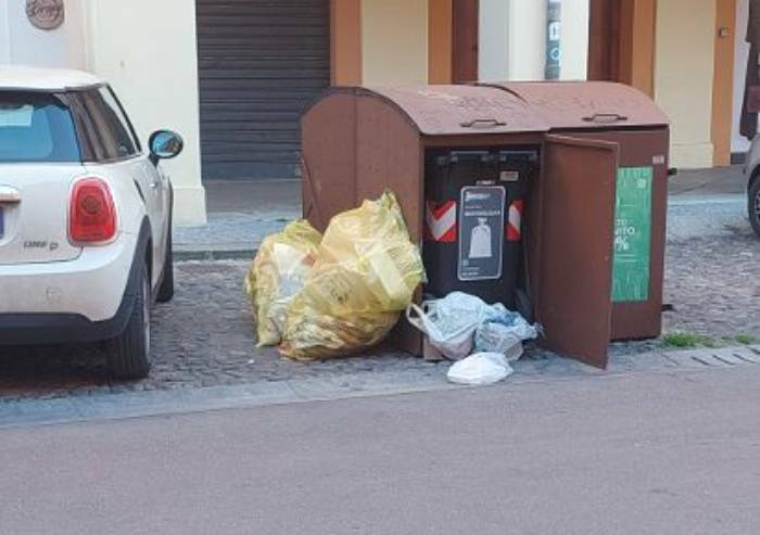 Modena, immondizia ovunque: segnalazioni a raffica