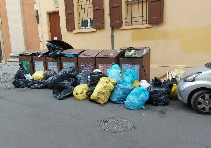Modena, centro storico in balia del degrado e dello sporco