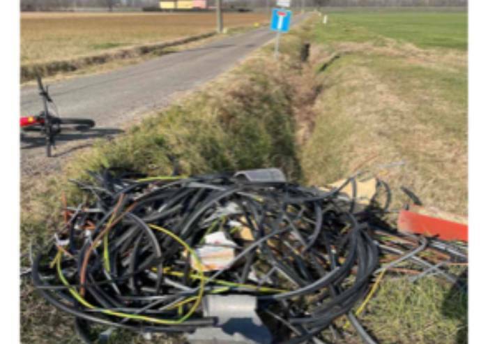 Rifiuti abbandonati: a Freto situazione indecente. Hera non interviene