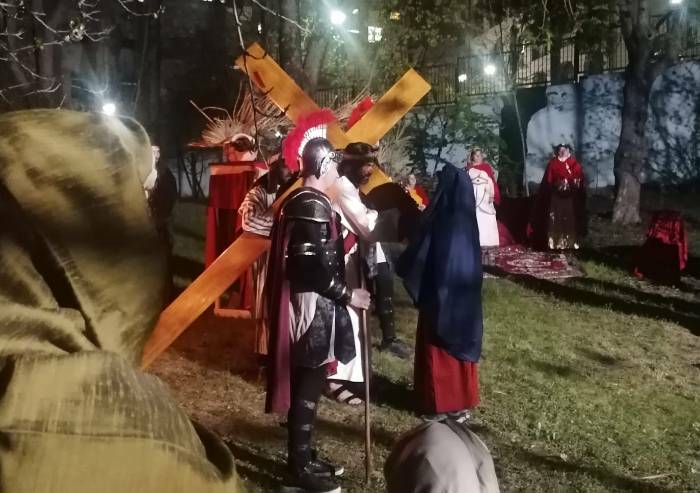 Venerdì Santo: a Pavullo via Crucis vivente e a Gaiato si benedice il pane