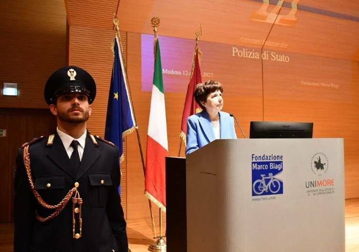 Un arresto al giorno nell'ultimo anno di Polizia di Stato