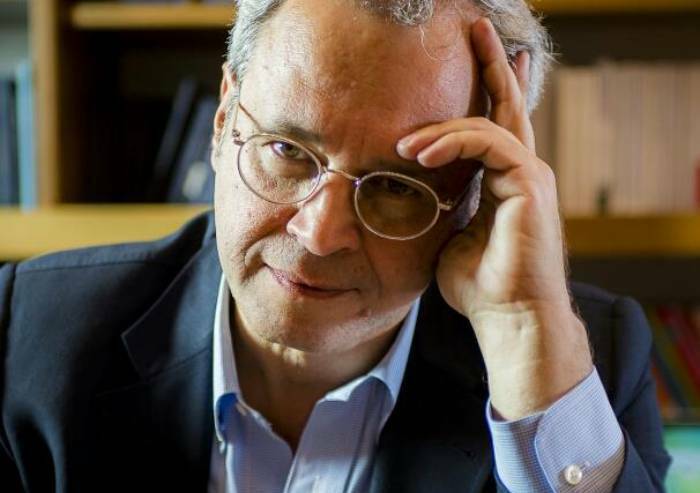 Le tesi di Mentana: 'Ai no vax auguro una lunga vita, a piccole dosi'