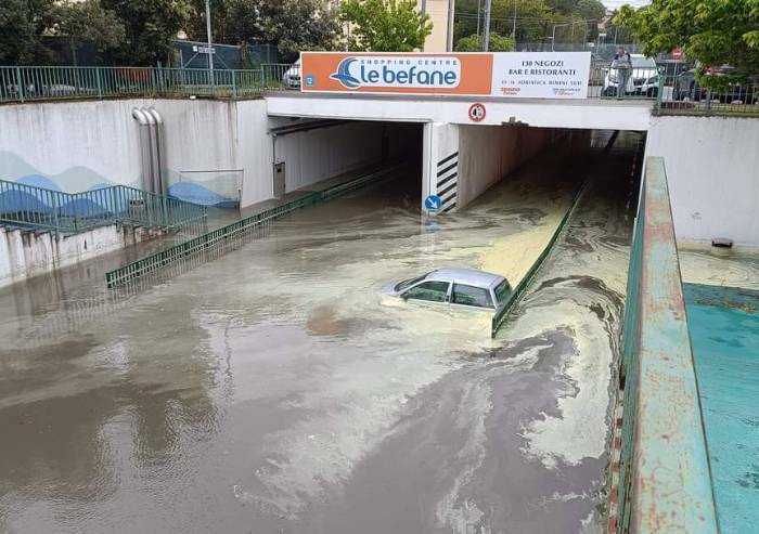 Maltempo, alluvioni in Romagna: a Cesena esonda il Savio