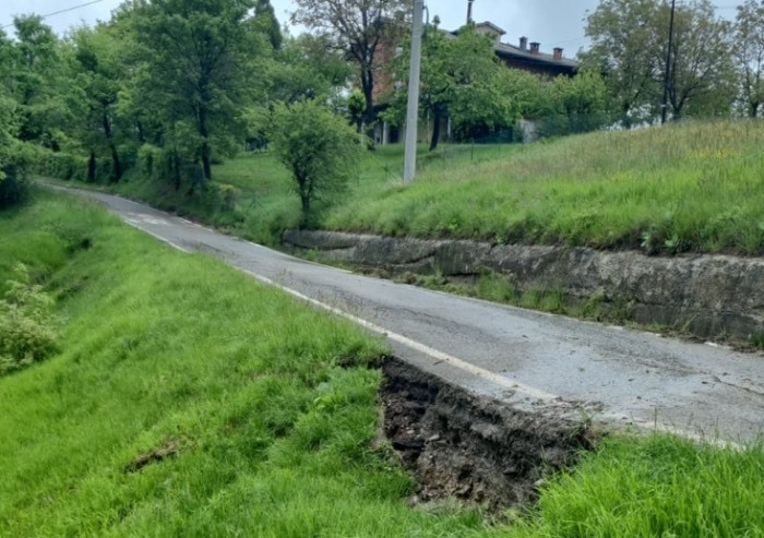 Frana a Palagano, si procede a senso alternato sulla Provinciale