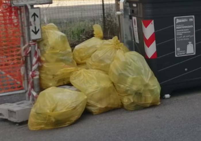 Caos rifiuti Modena: non rispettano norme che loro stessi hanno voluto