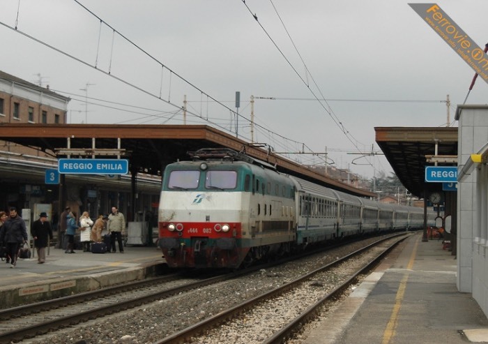 Reggio Emilia, 18enne tunisino ucciso a coltellate in stazione