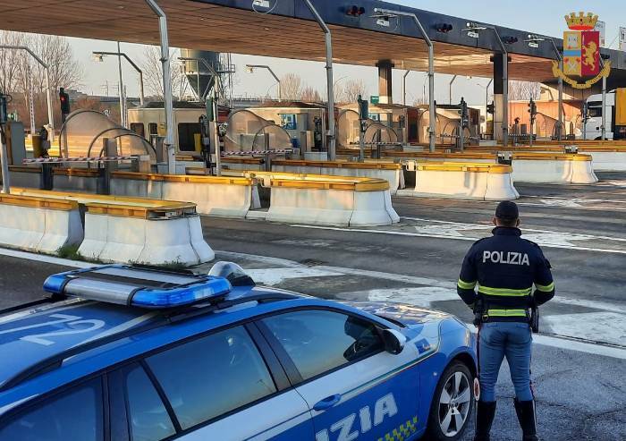Modena, alla guida con patente albanese contraffatta: arrestato