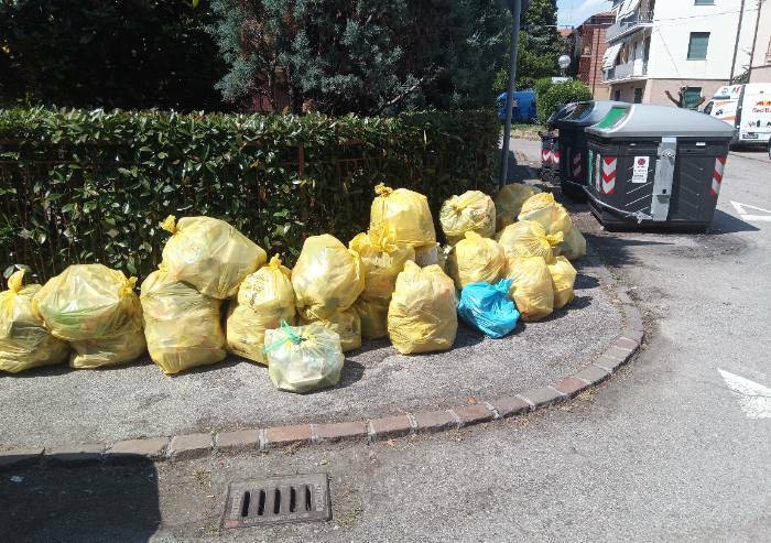 'Vergognatevi, avete fatto diventare Modena discarica a cielo aperto'
