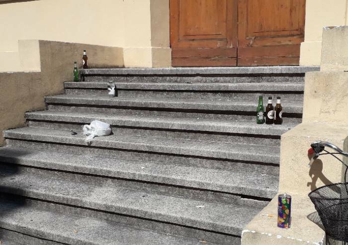 'Via Ganaceto, residenti stanchi: tutte le sere sbronze e bivacchi'