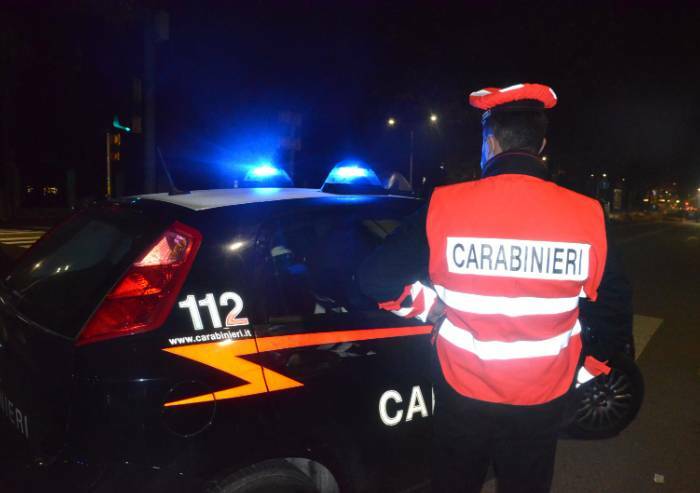 Bloccati dai carabinieri mentre rubano rame, arrestati