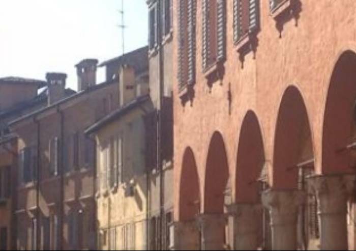 Aggredita in casa nella notte: 'Assurdo che un delinquente irregolare sia in giro e sia accolto in struttura'
