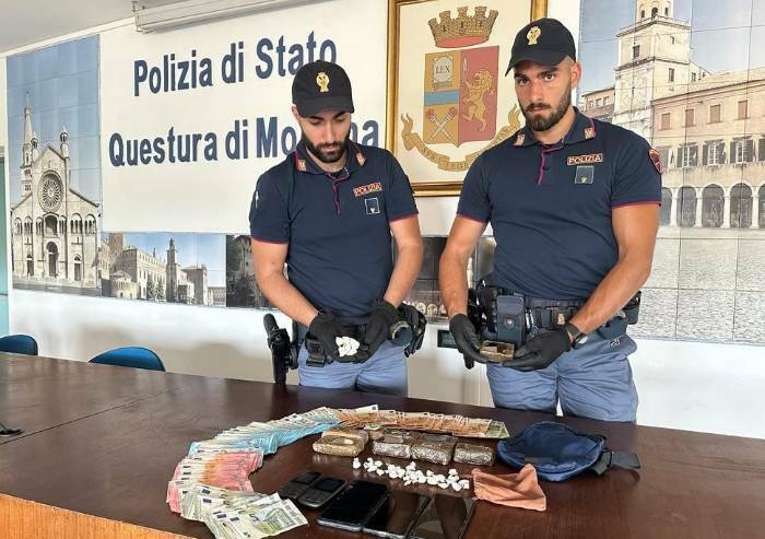Modena, droga e contanti in auto: arrestati due marocchini
