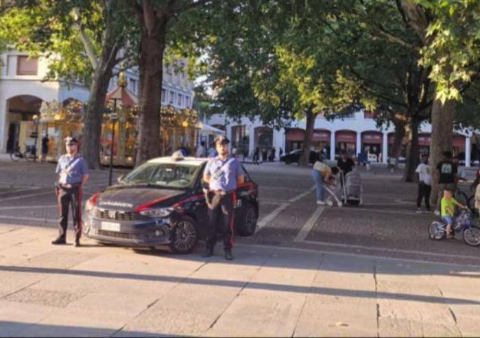 Minore percosso e rapinato in piazza Matteotti: arrestato un diciannovenne