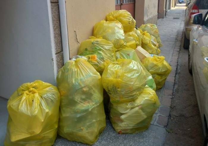 Disastro differenziata, se si vuole il porta a porta la raccolta deve essere quotidiana