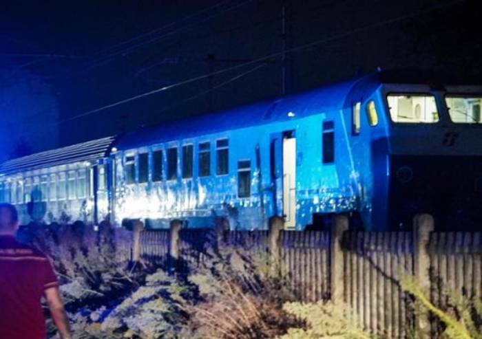 Torino, treno travolge e uccide cinque operai