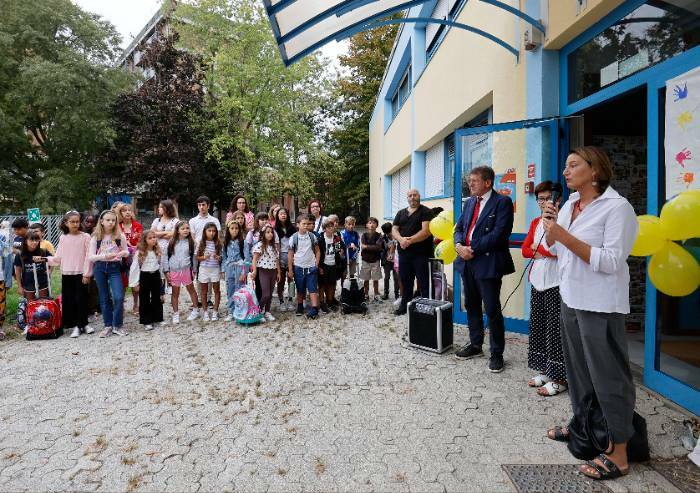 Modena, Muzzarelli ai genitori: 'Abbiate fiducia nella scuola'