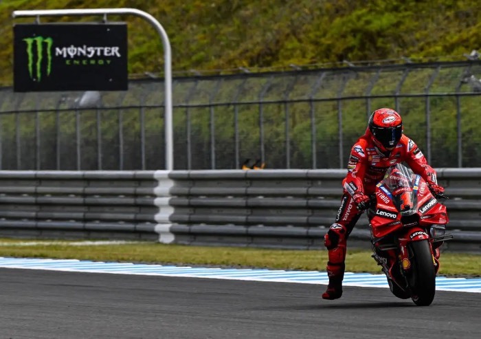 MotoGp, Bagnaia vince in Indonesia e torna leader