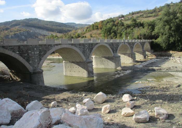 Ponte di Samone, si transita a senso unico alternato oggi e domani