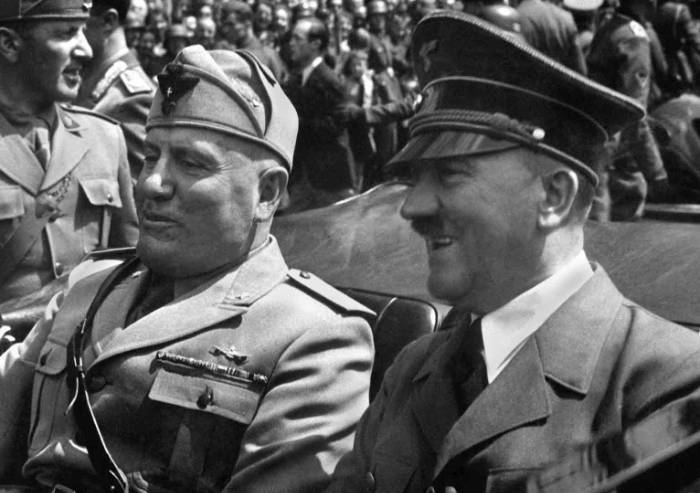 Hitler e Mussolini stipulano l'Asse Roma-Berlino: era il 1936