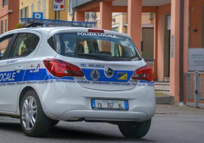 Modena, violenza sessuale su minore: arrestato mendicante irregolare