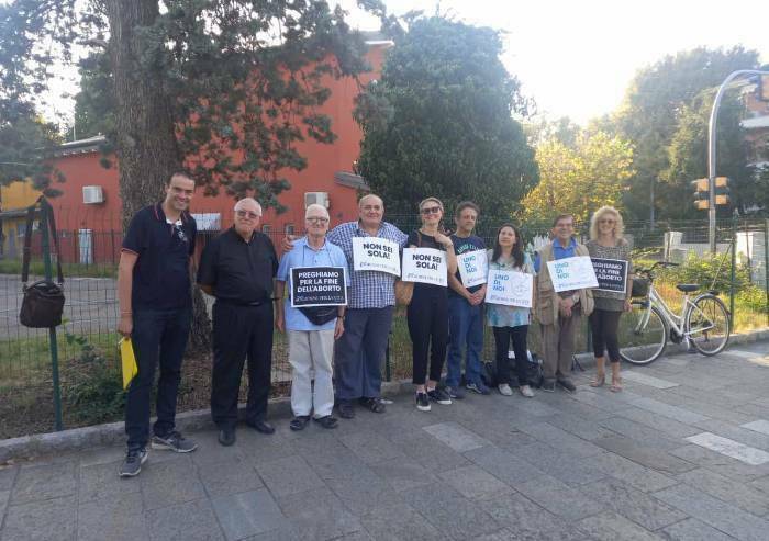 Stop all'aborto, a Modena si chiudono i 40 giorni di preghiera