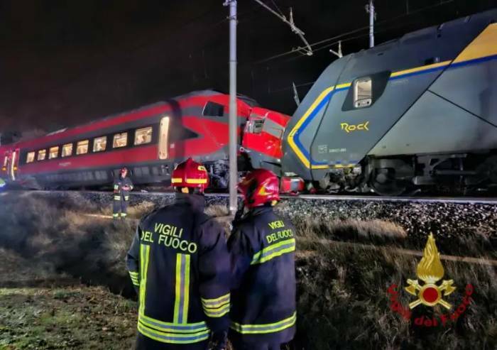 Scontro fra due treni sulla linea Bologna-Rimini, contusi passeggeri