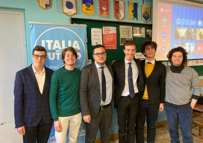 Modena, ecco Italia del futuro: 'Alternativi a modello conservatore'