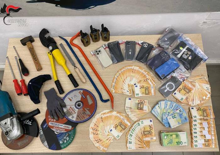 Maxi furto in abitazione a Vignola: arrestati tre albanesi