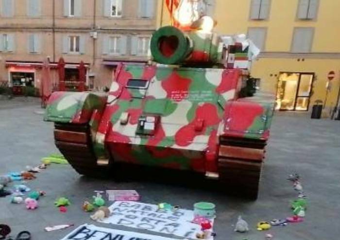 Modena, disinstallato oggi il carro armato delle polemiche