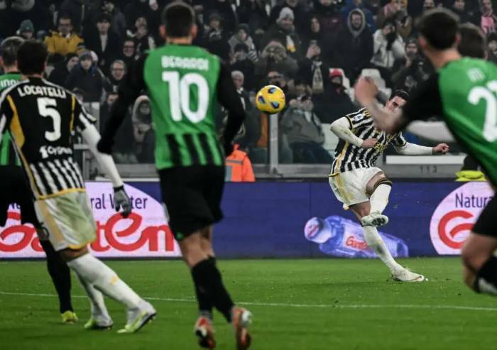 Il Sassuolo si inchina a Vlahovic: la Juve ne fa tre