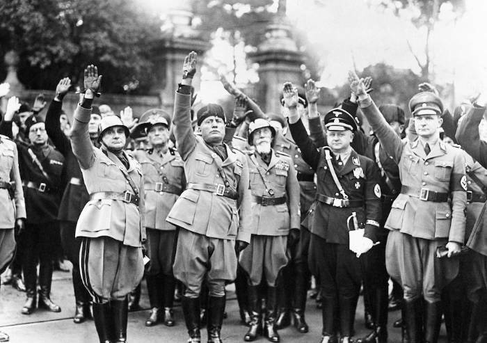Anpi Modena: 'Che orrore la sentenza che ammette il saluto fascista'
