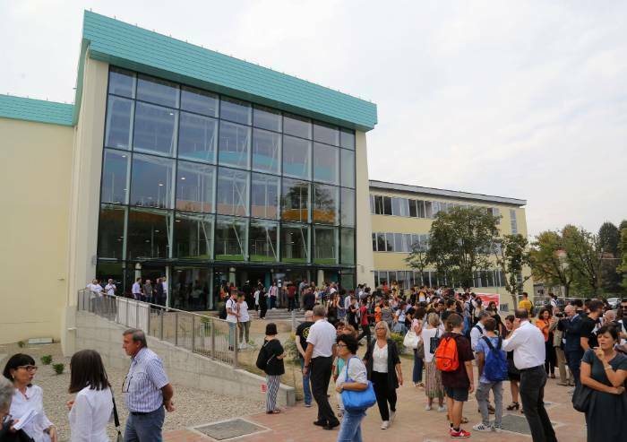 Iscrizioni negate alle scuole superiori, genitori delusi dalla risposta dell'Ufficio scolastico