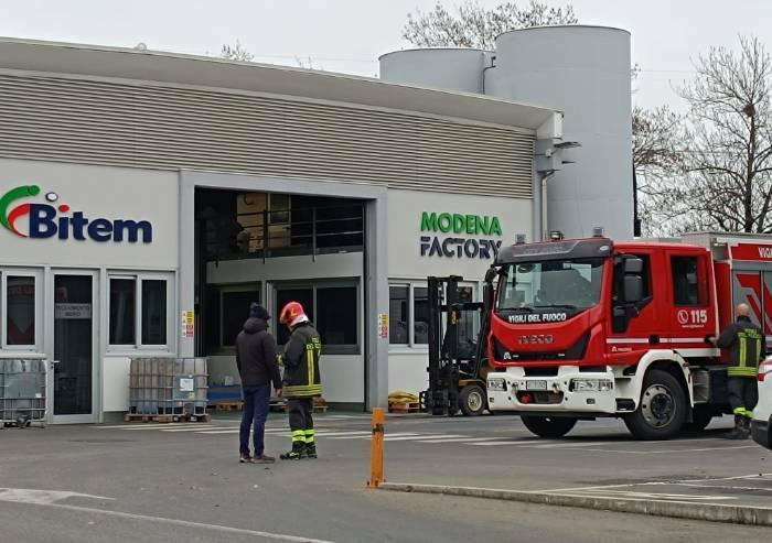 Modena, esplode autocisterna alla Bitem in via dell'Industria