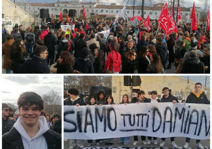 Studente sospeso, in 600 alla manifestazione. Damiano: 'Grazie a tutti, non sono solo'