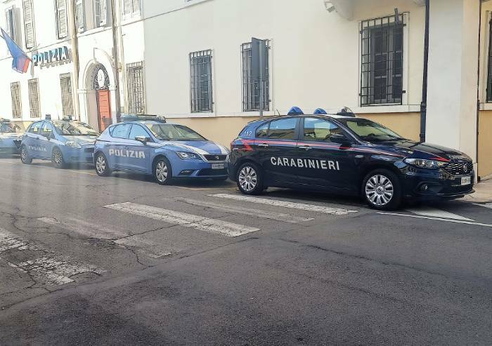 In centro con fucile carico, paura a Mirandola: 47enne arrestato