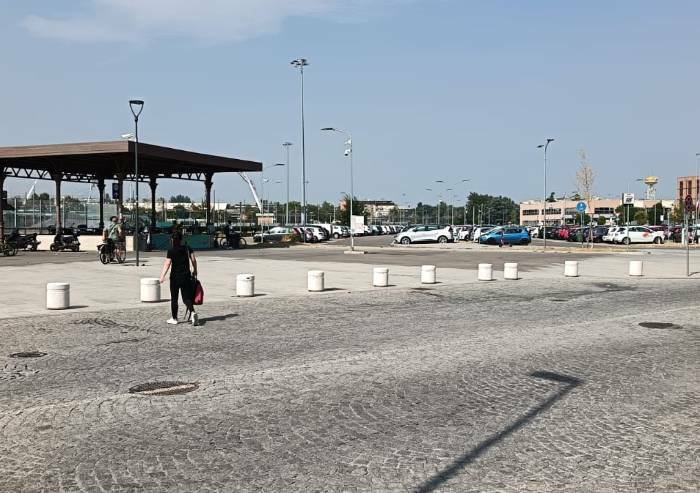 Tutto cemento e senza alberi: la porta nord riqualificata è un deserto invivibile