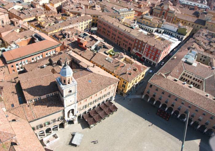 Cara La Pressa, siete politicizzati e di parte