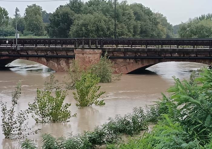 Riaprono i ponti sul fiume Secchia