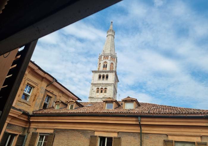 Modena, pure Mezzetti sfrutta l'art.90: assunti giornalisti senza bando