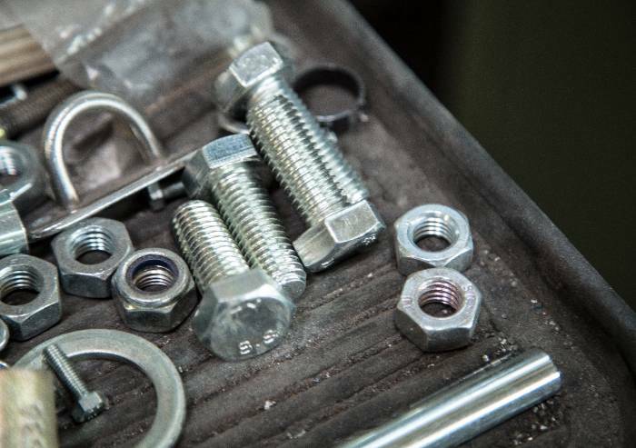Bulloneria: cos’è, quali sono le diverse tipologie di viti e bulloni e ...